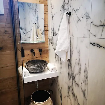 Noras Delouxe 2 Lägenhet *