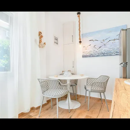 Noras Delouxe 2 Lägenhet Skala Sotiros